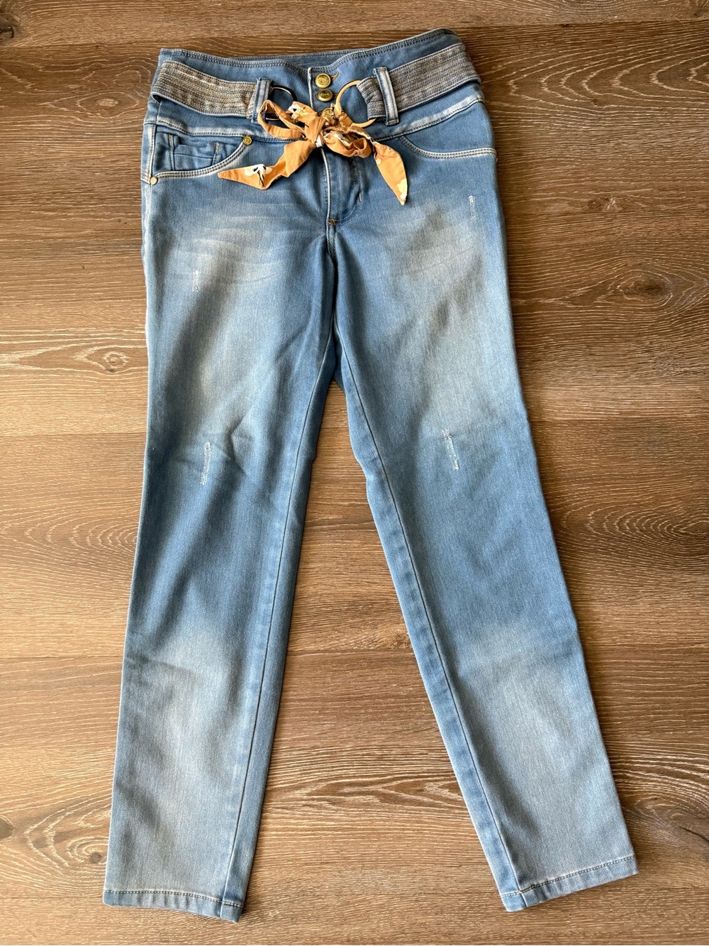 Seven7 Women’s Light Blue Skinny Jeans with Mustard Scarf